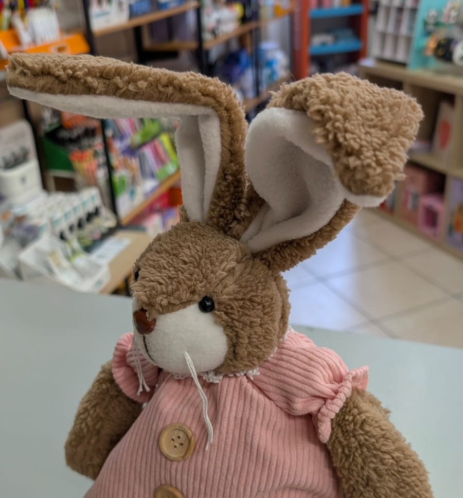 Peluche pasquale decorativo con vestito rosa