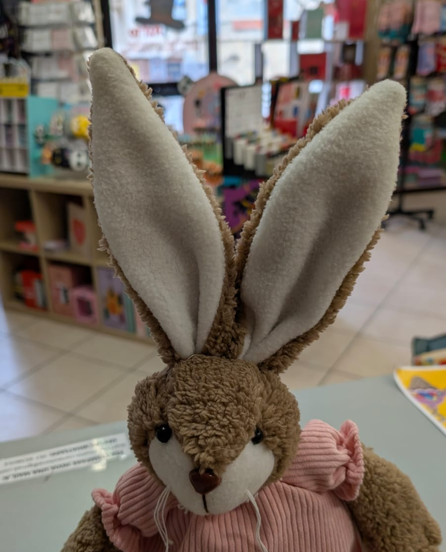 Peluche pasquale decorativo con vestito rosa